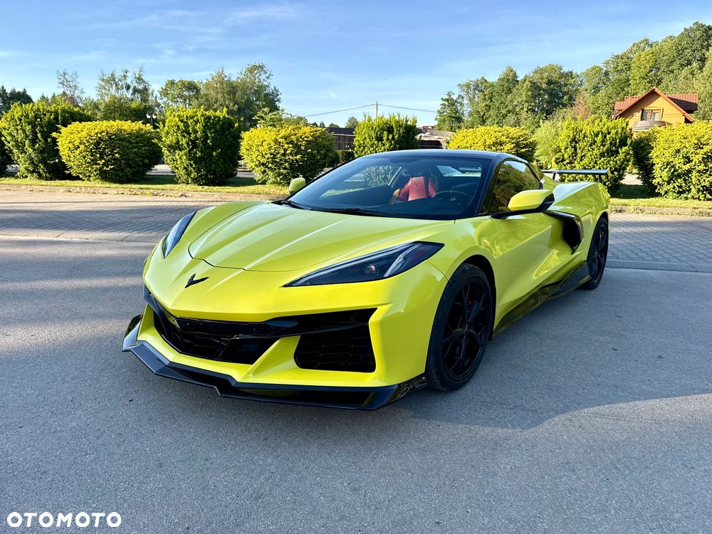 Chevrolet Corvette - 14