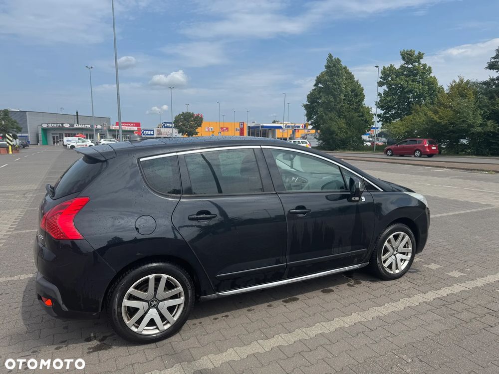 Peugeot 3008 Hybrid4 - 4