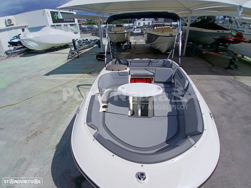 Bayliner M15 - 8