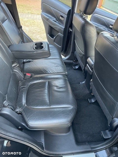 Mitsubishi Outlander 2.0 Intense + - 18