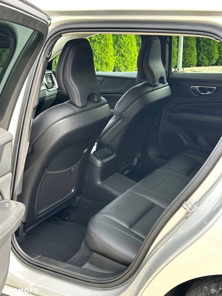 Volvo V60 T8 AWD Recharge Geartronic Inscription - 10