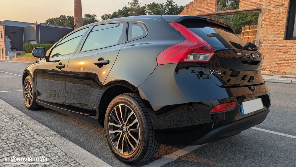 Volvo V40 2.0 D2 Momentum - 2