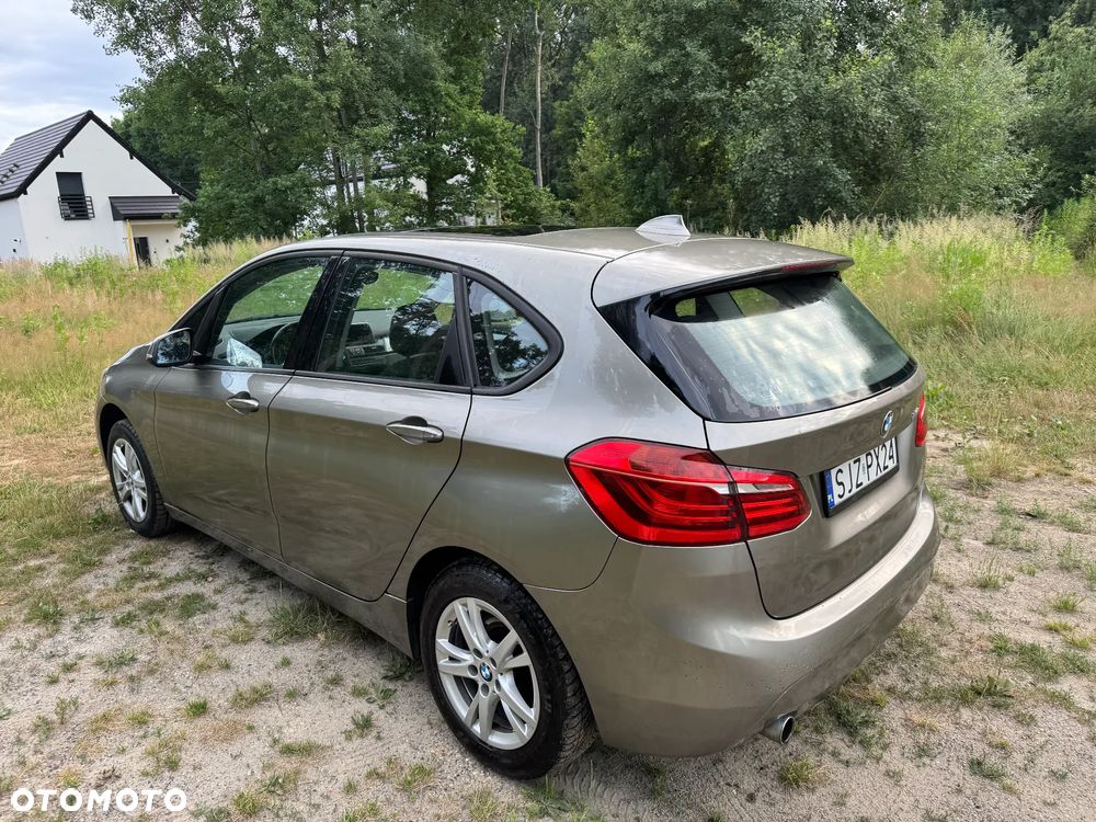 BMW Seria 2 216d Sport Line - 8