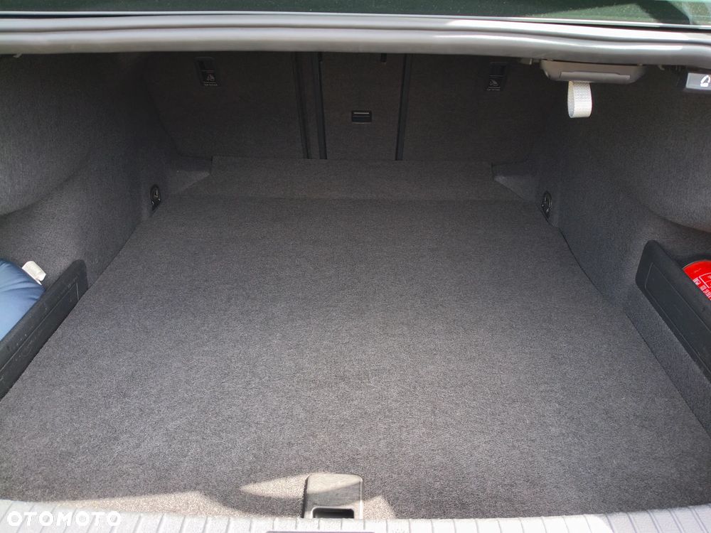 Volkswagen Passat 2.0 TDI SCR Comfortline - 13