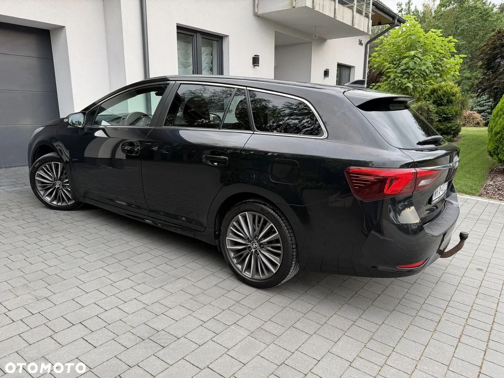 Toyota Avensis 1.8 Prestige MS - 24