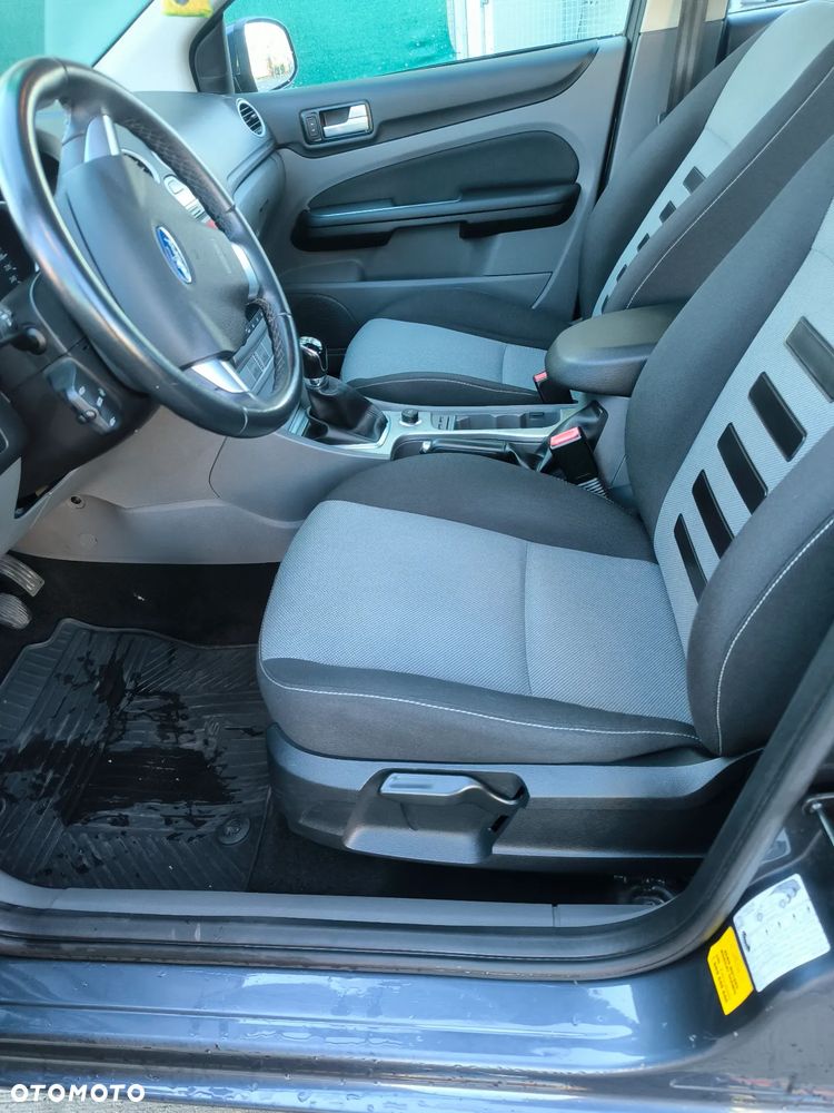Ford Focus - 14