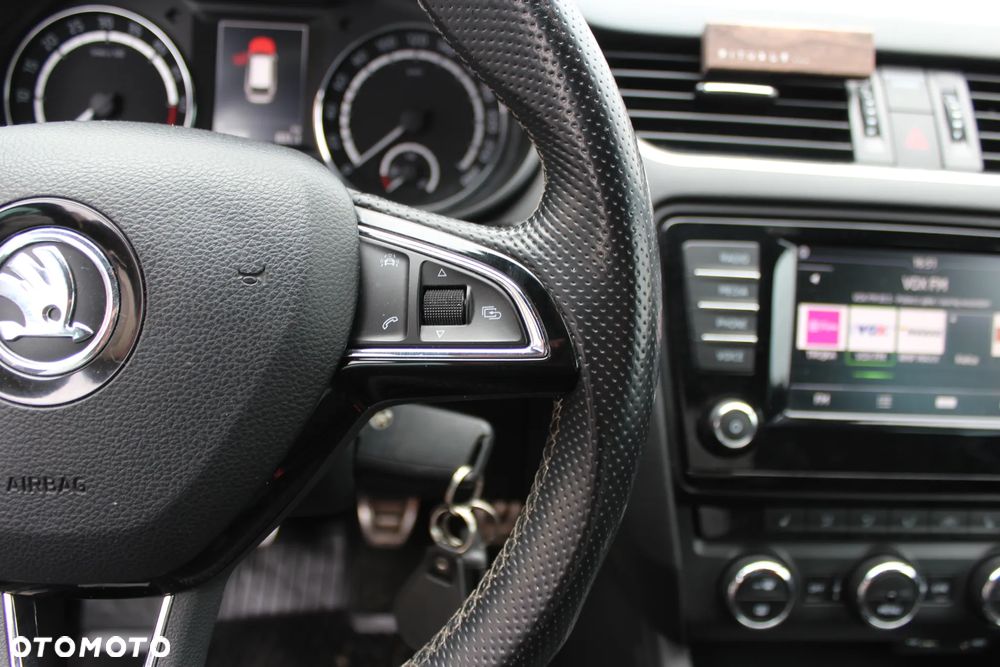 Skoda Octavia 2.0 TDI RS - 33