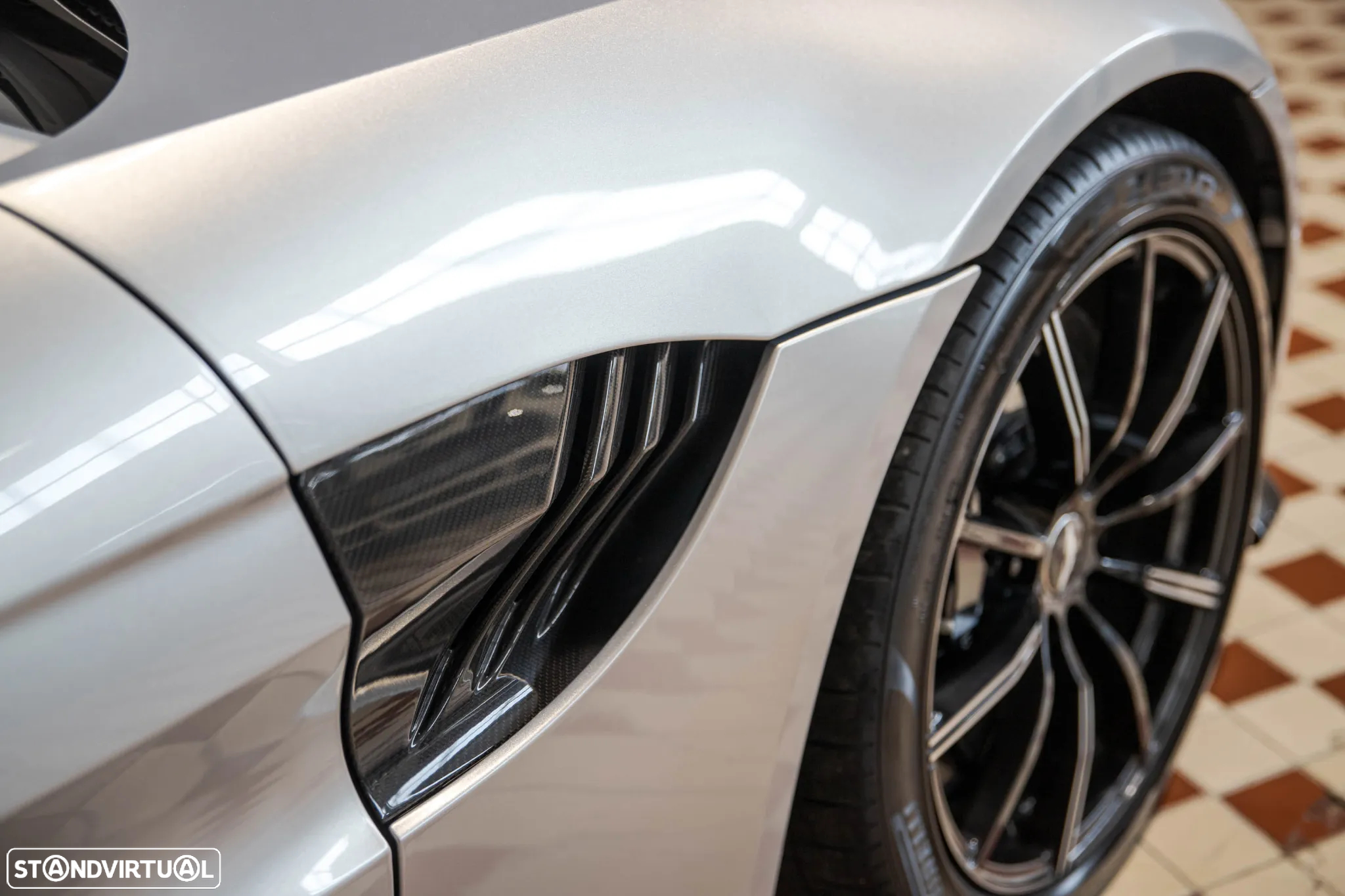 Aston Martin Vantage Coupe V8 AMR - 8