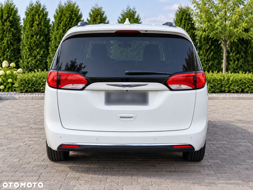 Chrysler Pacifica - 7