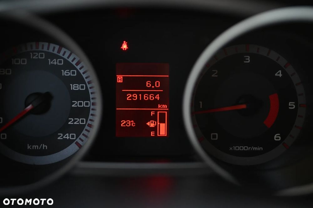 Mitsubishi Outlander 2.0 DID Intense - 38