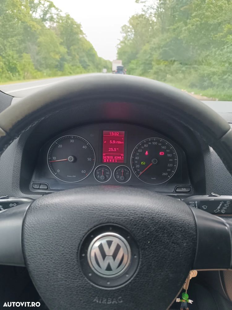 Volkswagen Golf - 28