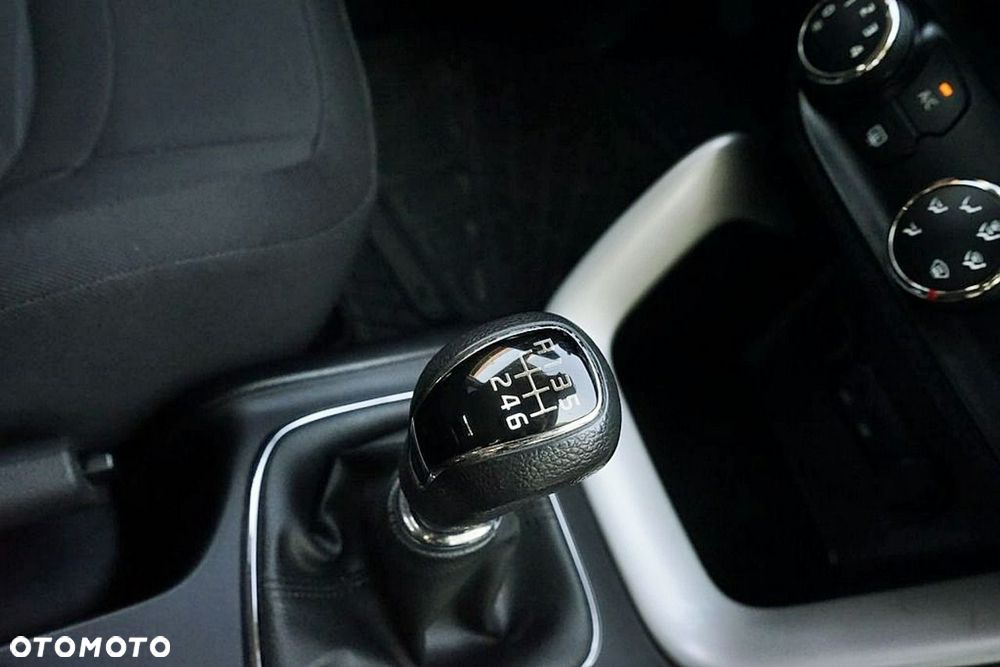Kia Ceed - 25