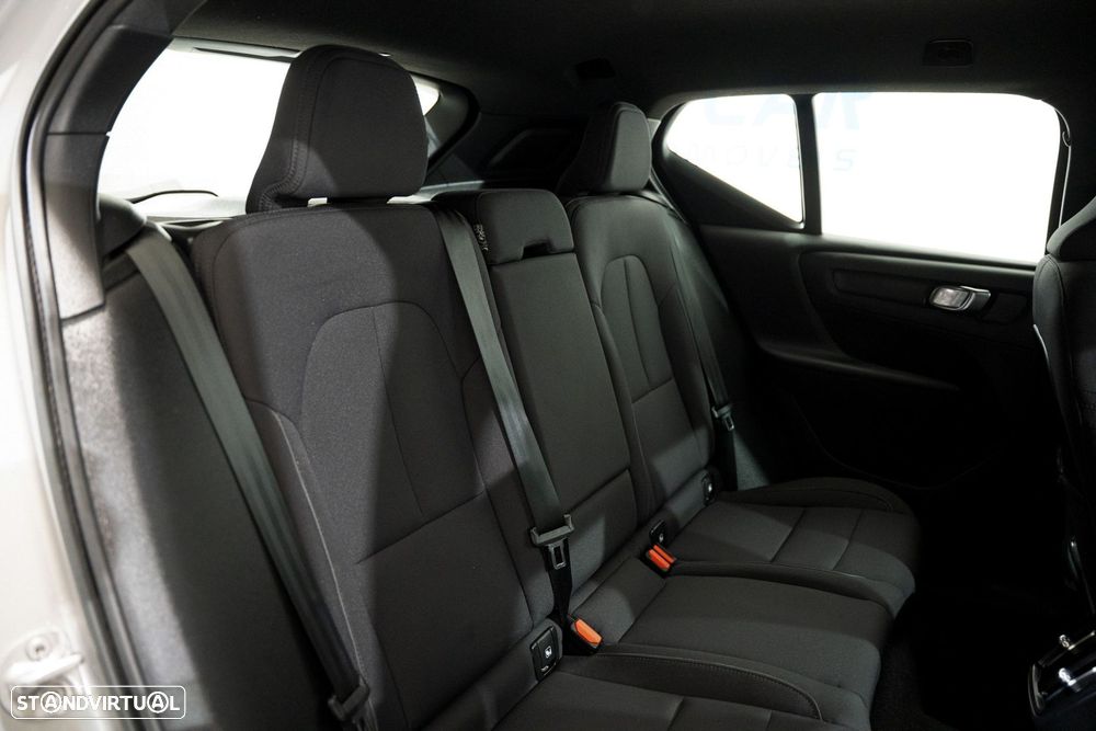 Volvo XC 40 Recharge Core - 12