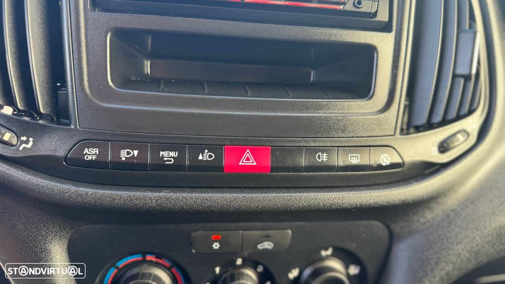 Fiat Doblo 1.3 MJet  3 Lugares A/C - 22