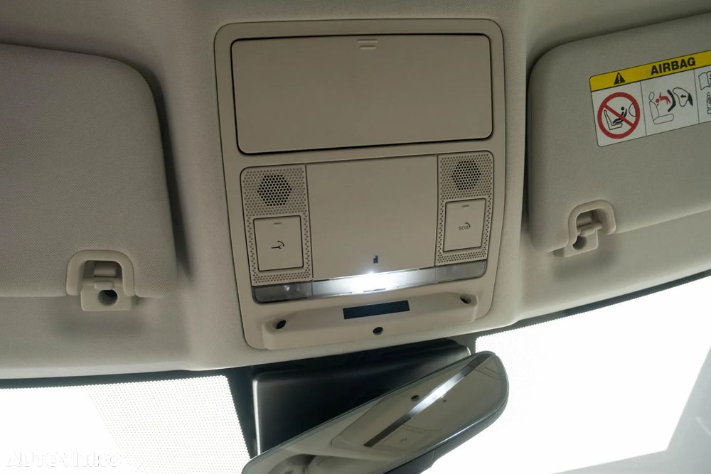 Land Rover Discovery 3.0 L SD6 HSE Luxury - 16