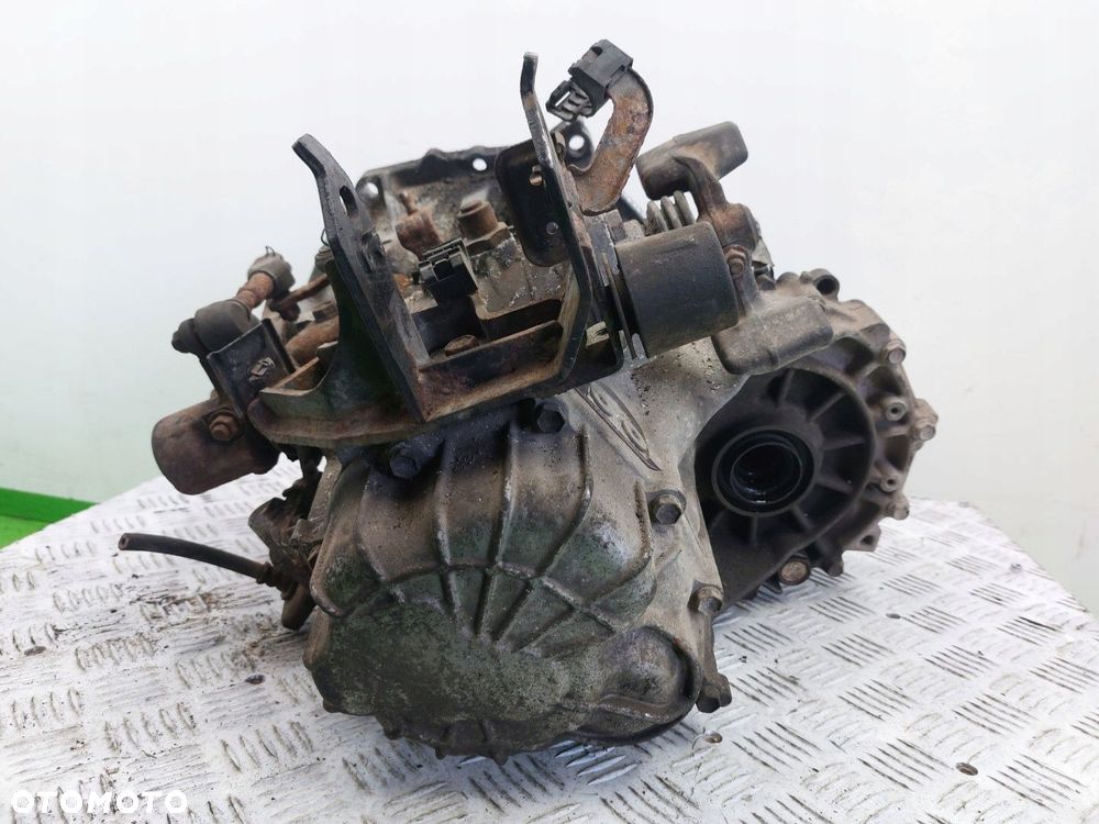 Skrzynia biegów Manualna Toyota Yaris  II 2005-2011 1.4 D4D 90KM S70502845 - 4