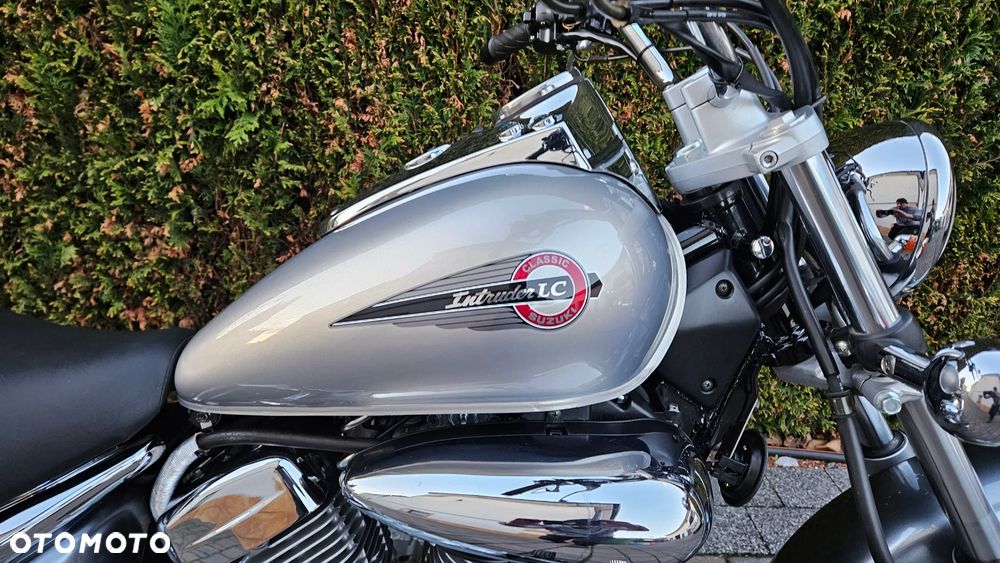 Suzuki Intruder - 23