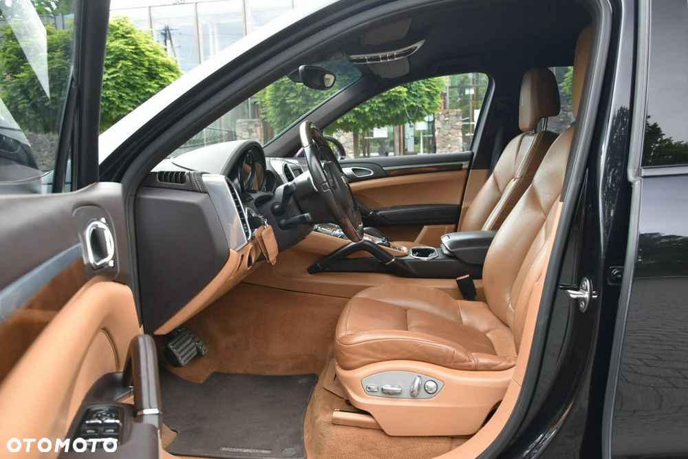 Porsche Cayenne - 19