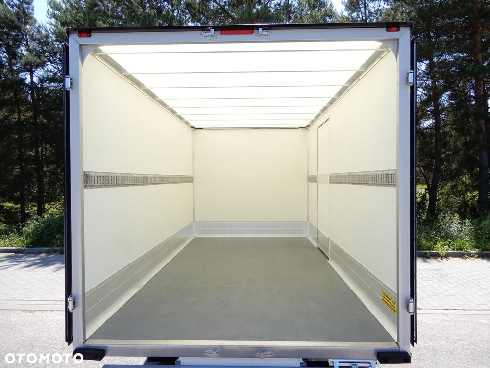 Iveco DAILY 35C16 Bliźniak Kontener 4.26 CM 8 E.Palet JEGGER Boczne Drzwi 800 Kg Ładowność WZMACNIANY 60 Tys Przeb Stan Auta Jak NOWY - 26