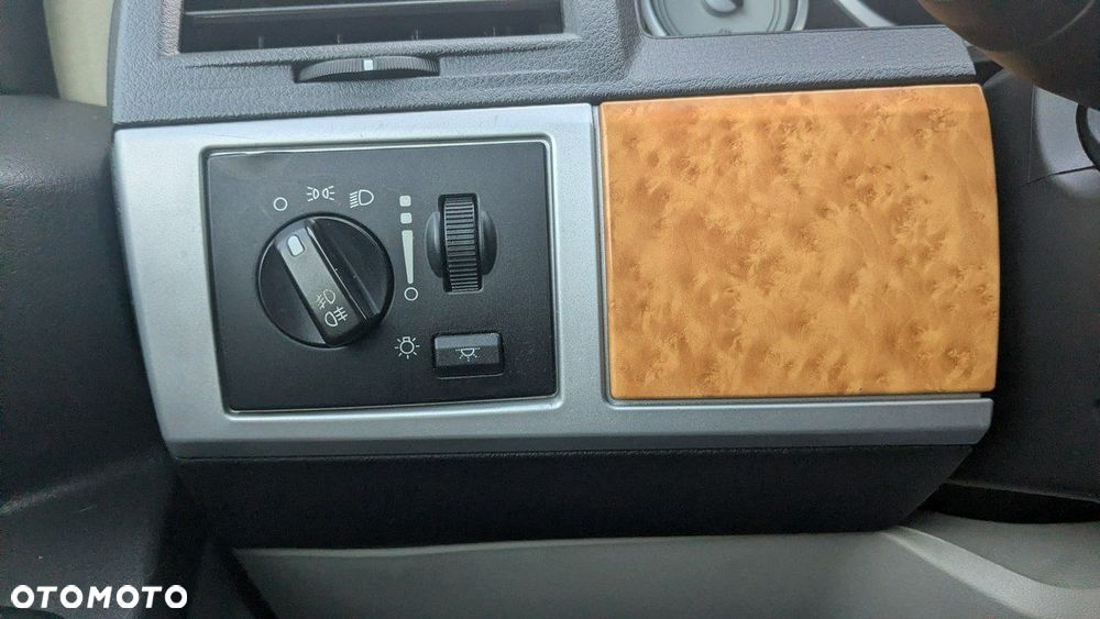 Chrysler Grand Voyager - 32