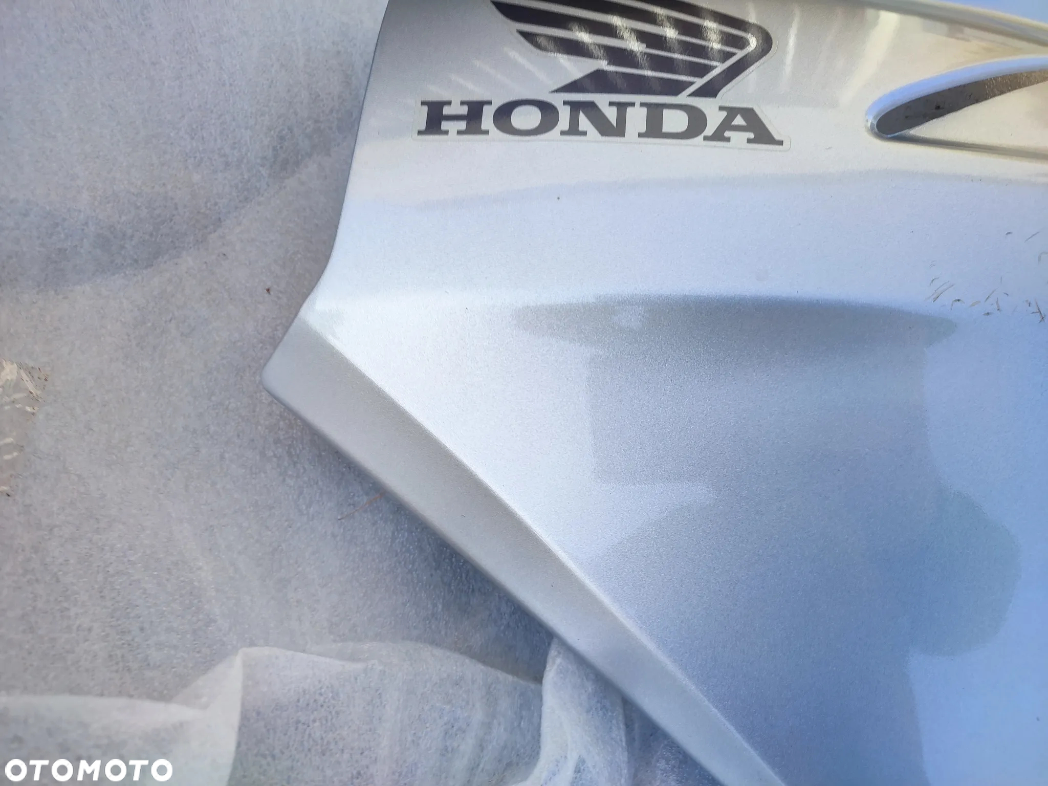 Owiewka, osłona prawa, bok, boczek prawy Honda CBF 600 CBF600 - 9