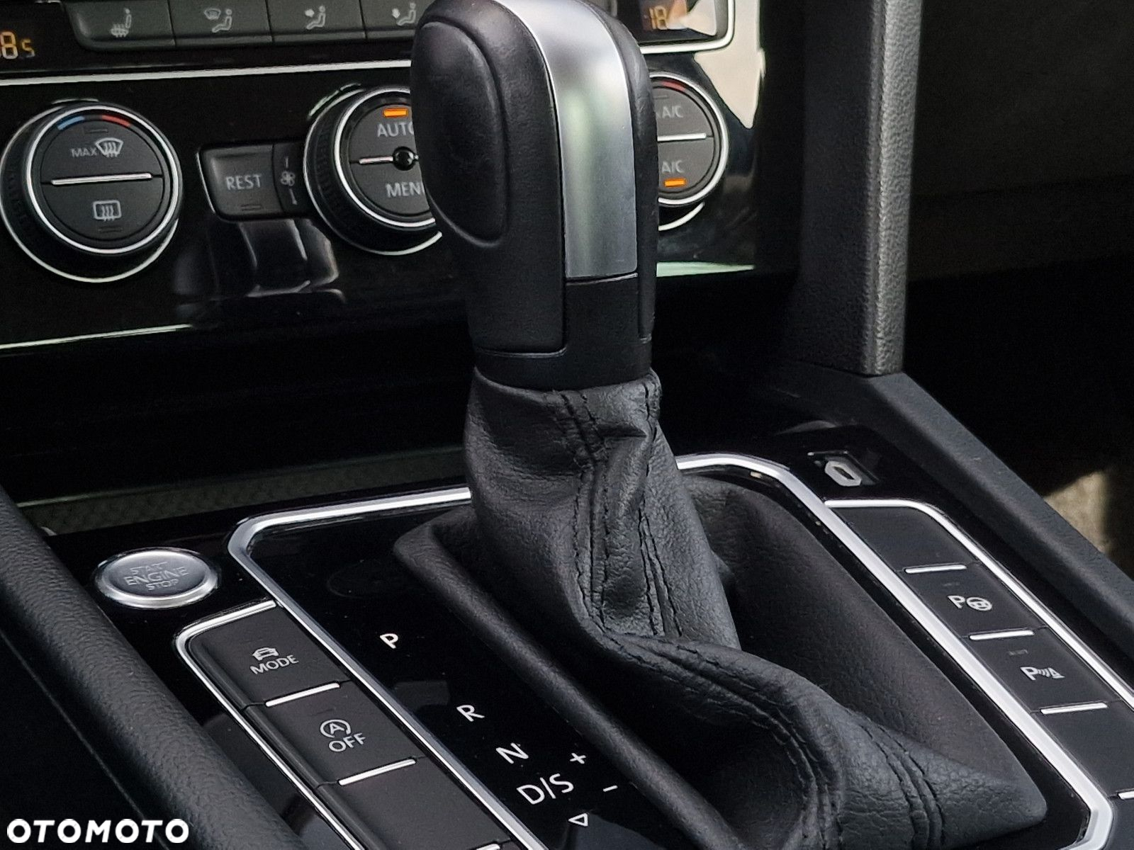 Volkswagen Passat 2.0 TDI Elegance DSG - 27