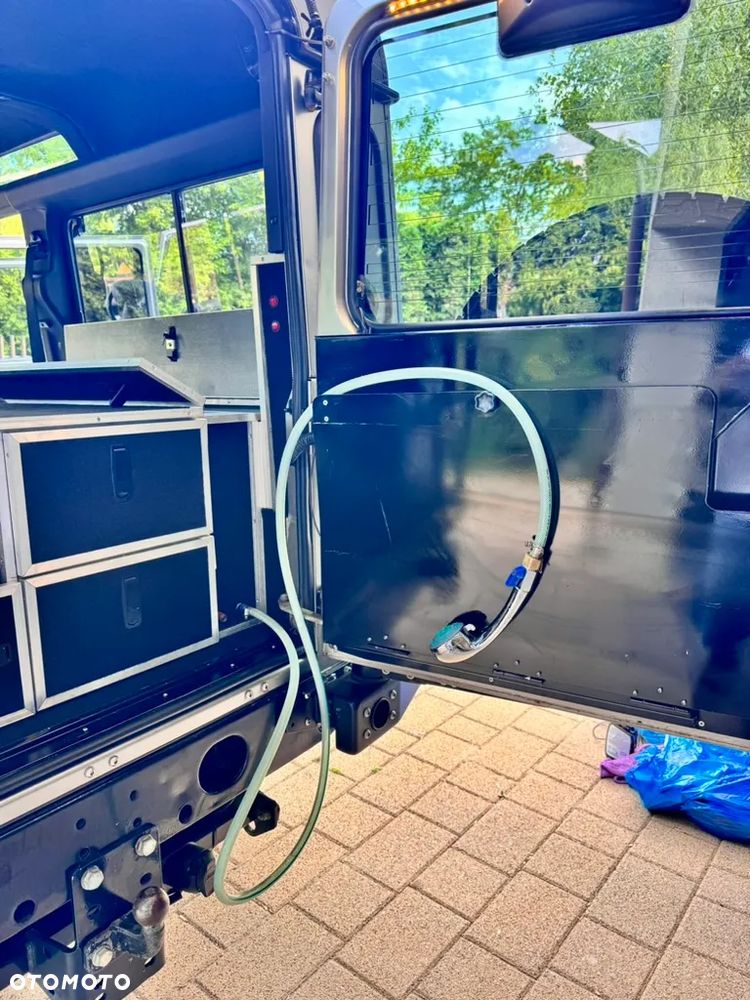 Land Rover Defender 2.5 TDI - 10