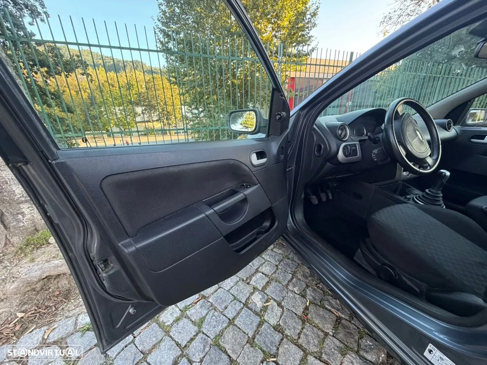 Ford Fiesta - 4