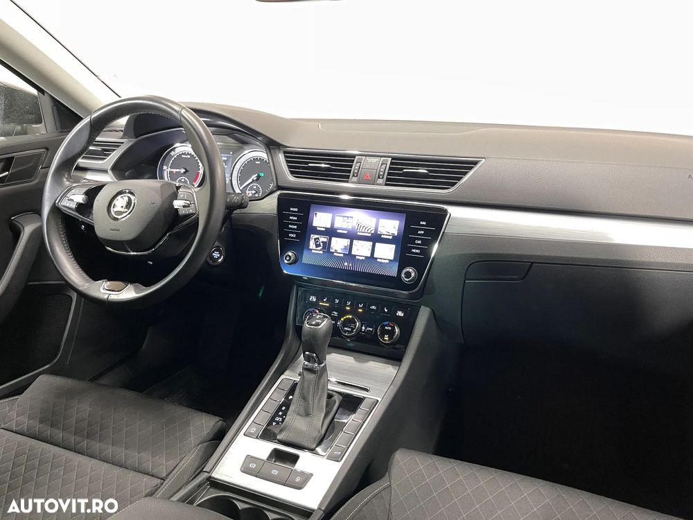 Skoda Superb 2.0 TDI DSG Ambition - 8