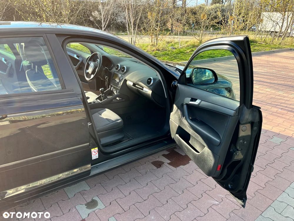 Audi A3 Sportback 1.9 TDI Attraction - 4