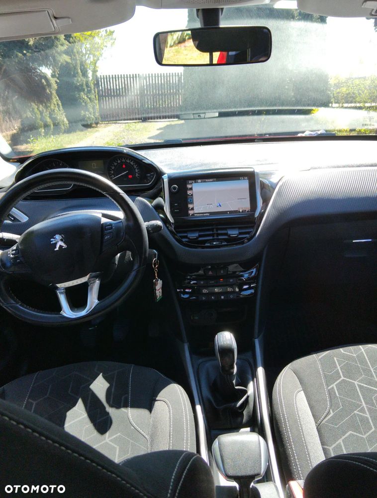 Peugeot 2008 1.2 Pure Tech Style S&S - 25