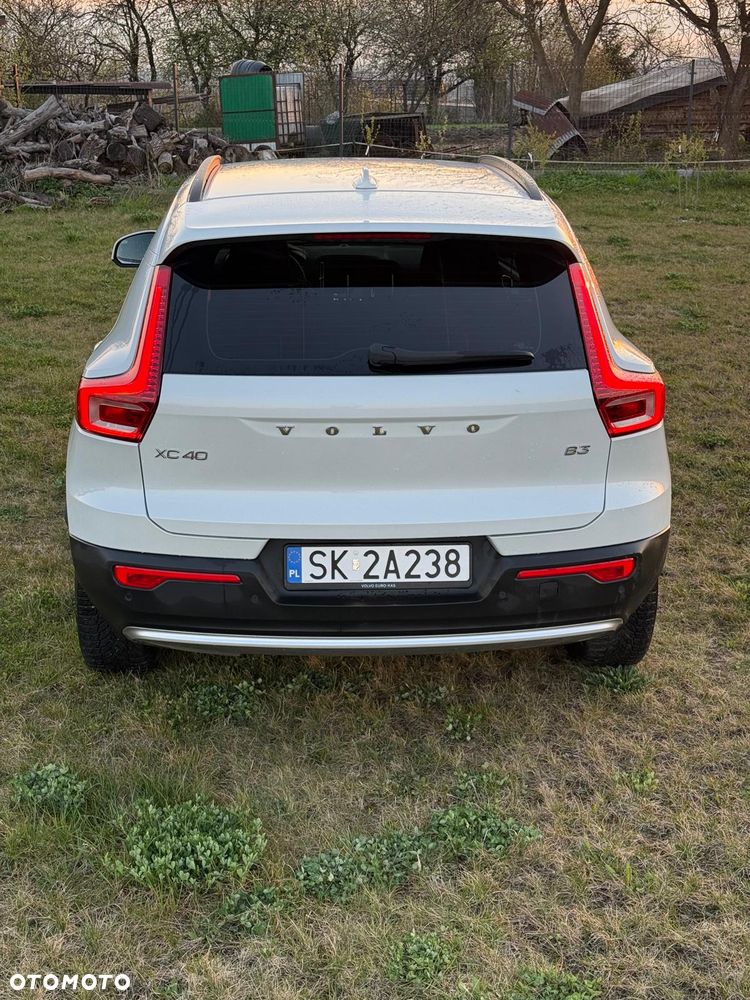 Volvo XC 40 B3 Essential - 10