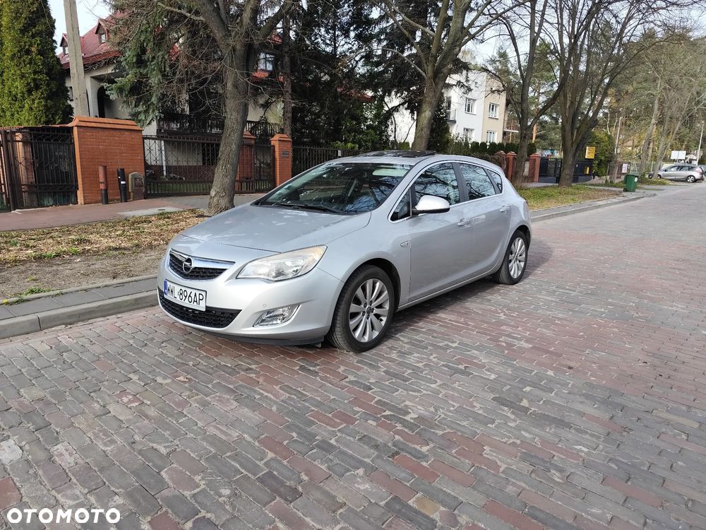 Opel Astra 1.4 T Cosmo S&S - 2