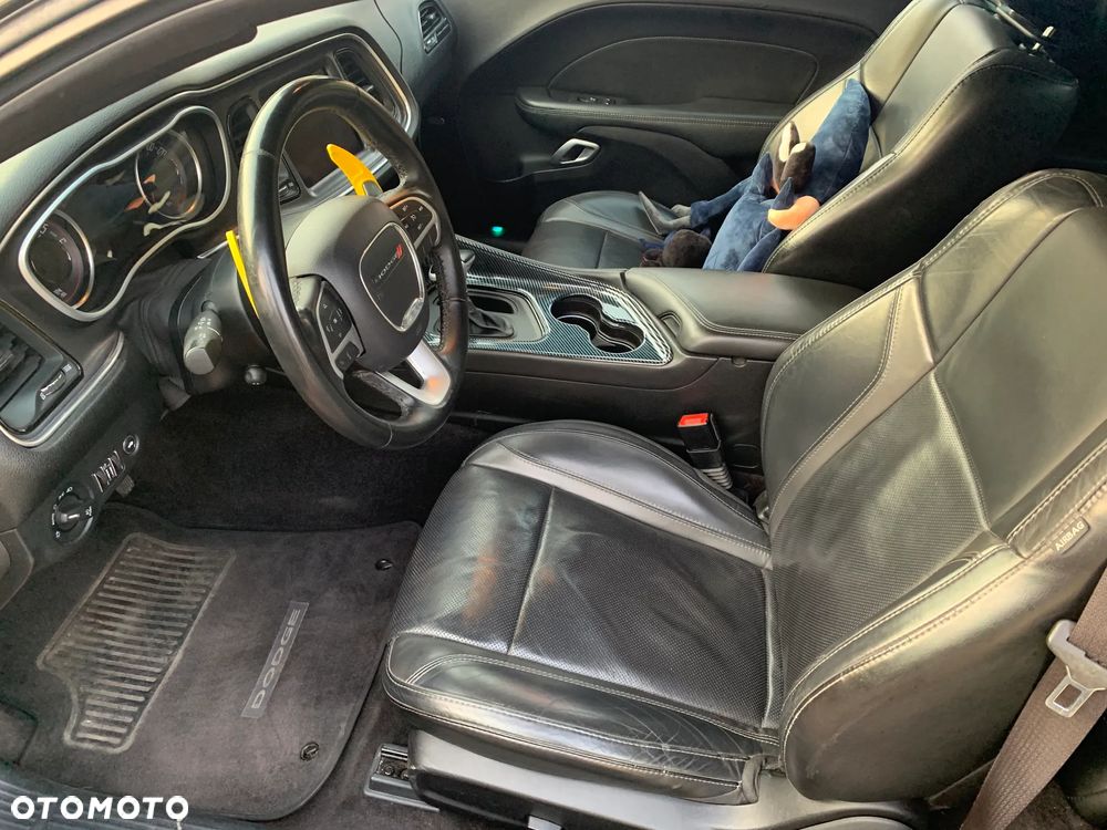 Dodge Challenger - 39