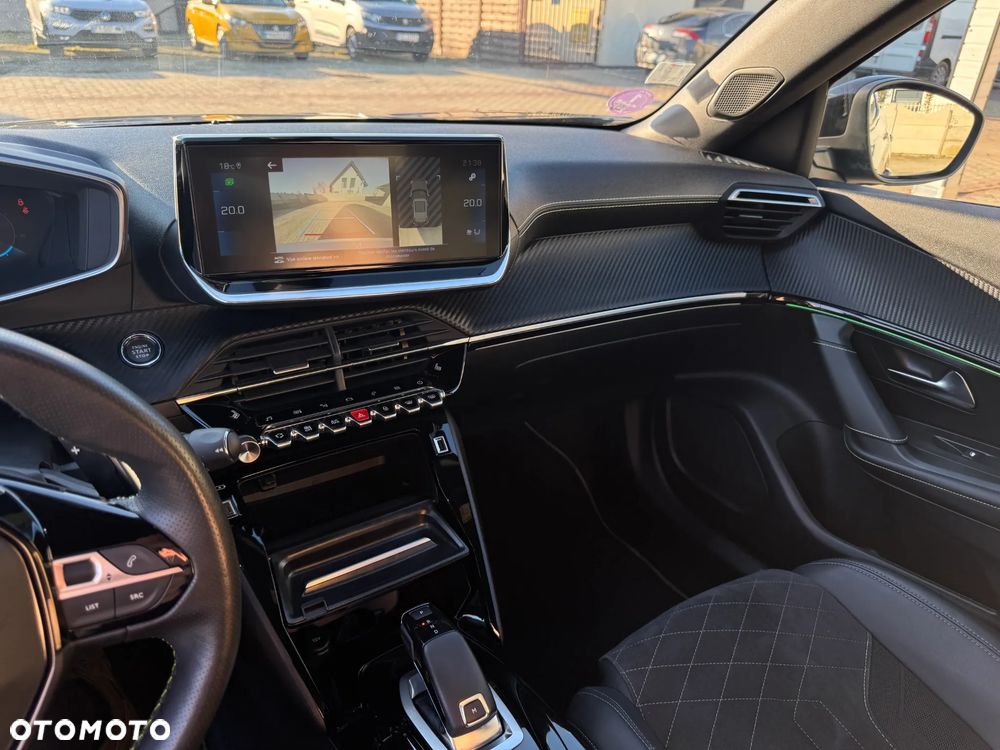 Peugeot 2008 PureTech 130 EAT8 GT - 16