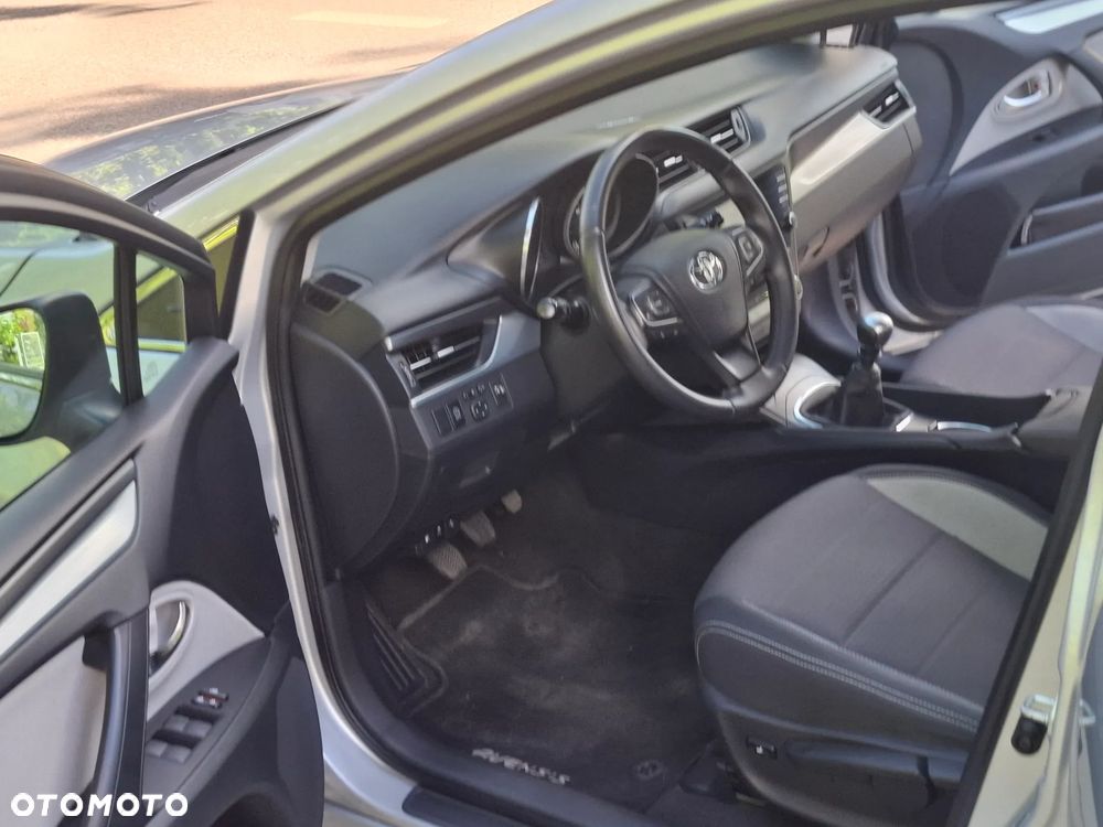 Toyota Avensis Touring Sports 1.6 D-4D Comfort - 10