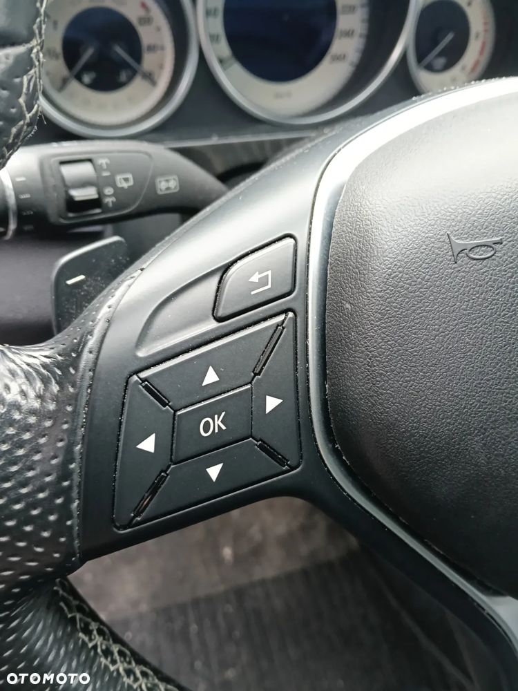 Mercedes-Benz Klasa E 220 CDI 7G-TRONIC Avantgarde - 33