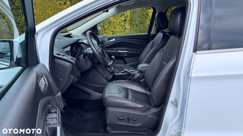 Ford Kuga 1.6 EcoBoost 2x4 Trend - 24