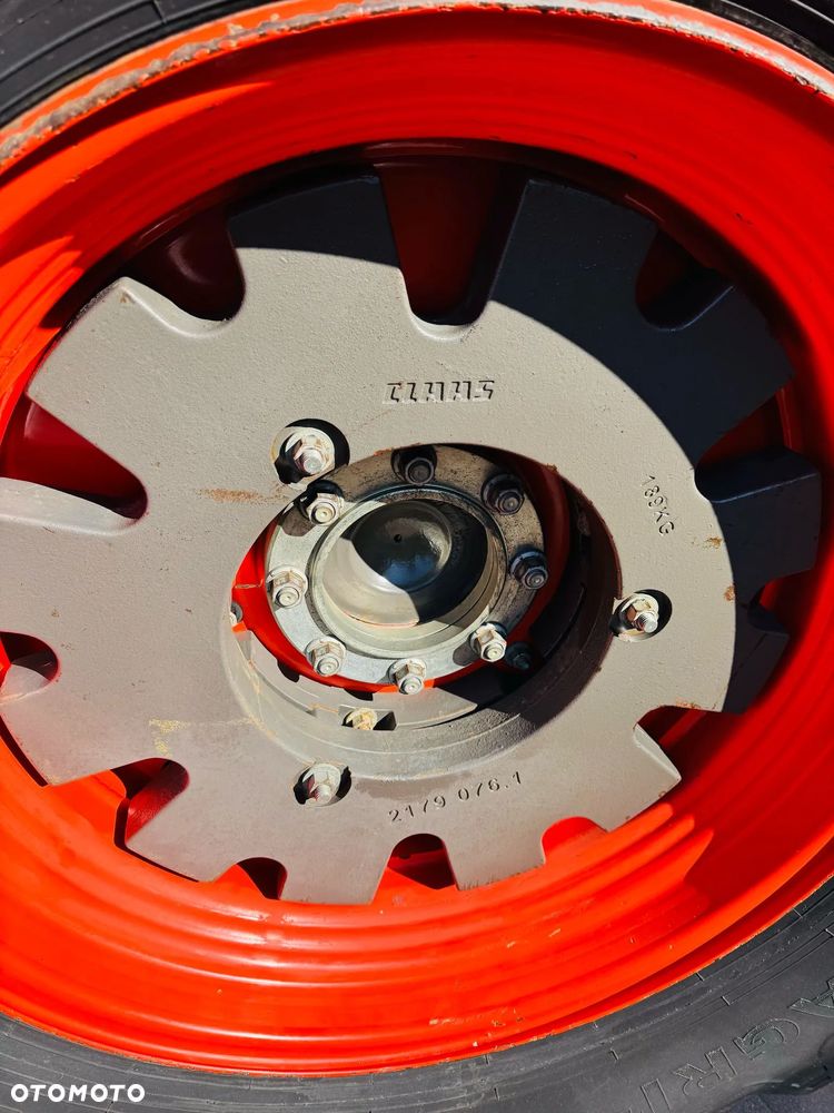 Claas Arion 640 - 18