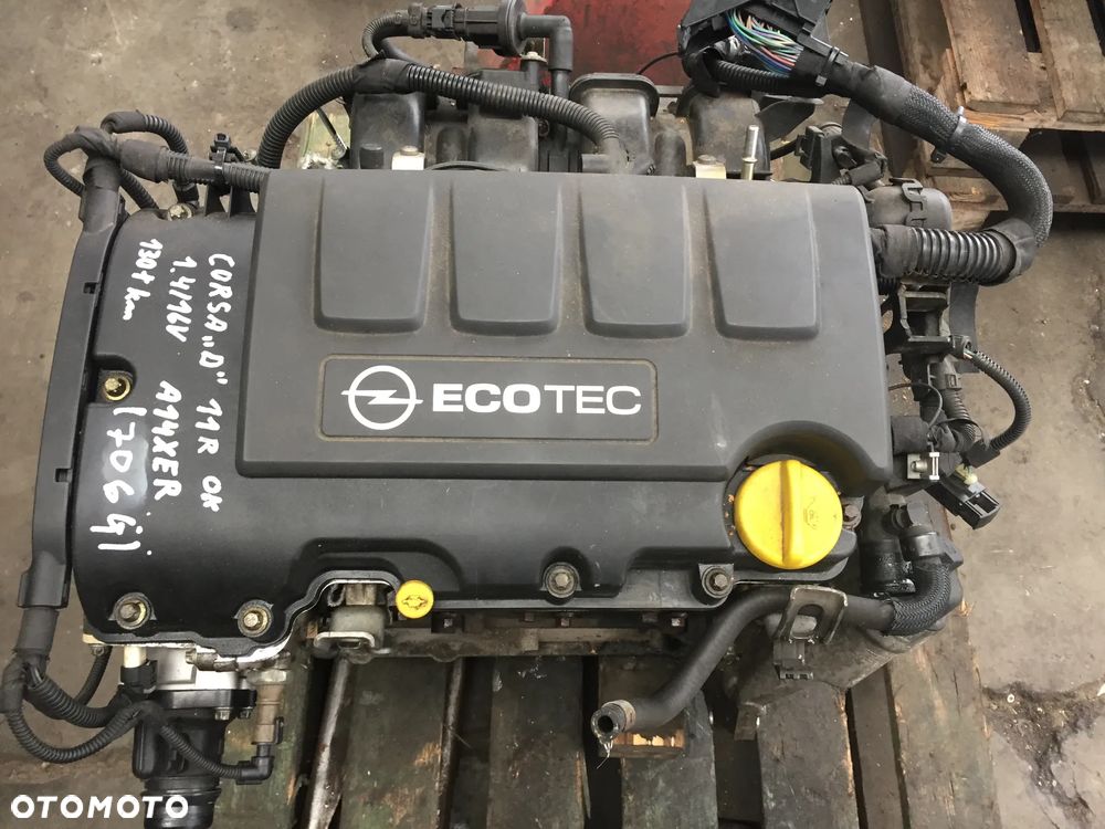OPEL CORSA D 11R 1.4 16V SILNIK BEZ OSPRZĘTU A14XER