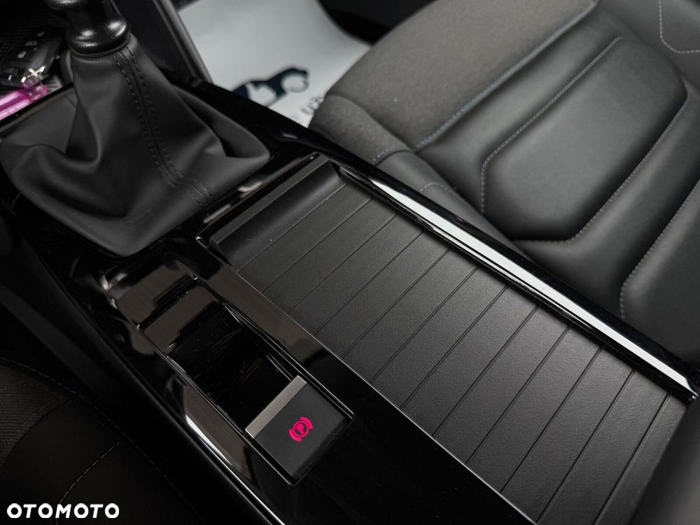 Citroën C4 1.2 PureTech Shine S&S - 22