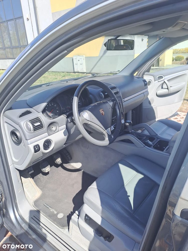Porsche Cayenne - 6