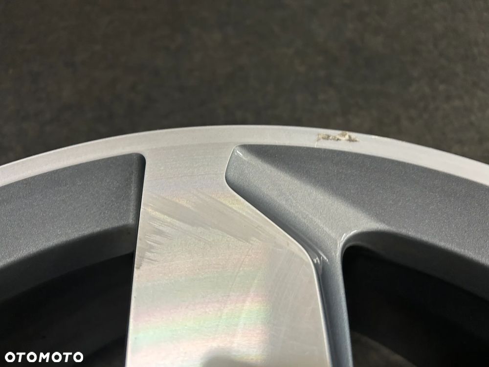 Alufelga Audi Q3 18 cali 5x112 1szt. 8U0601025D - 5