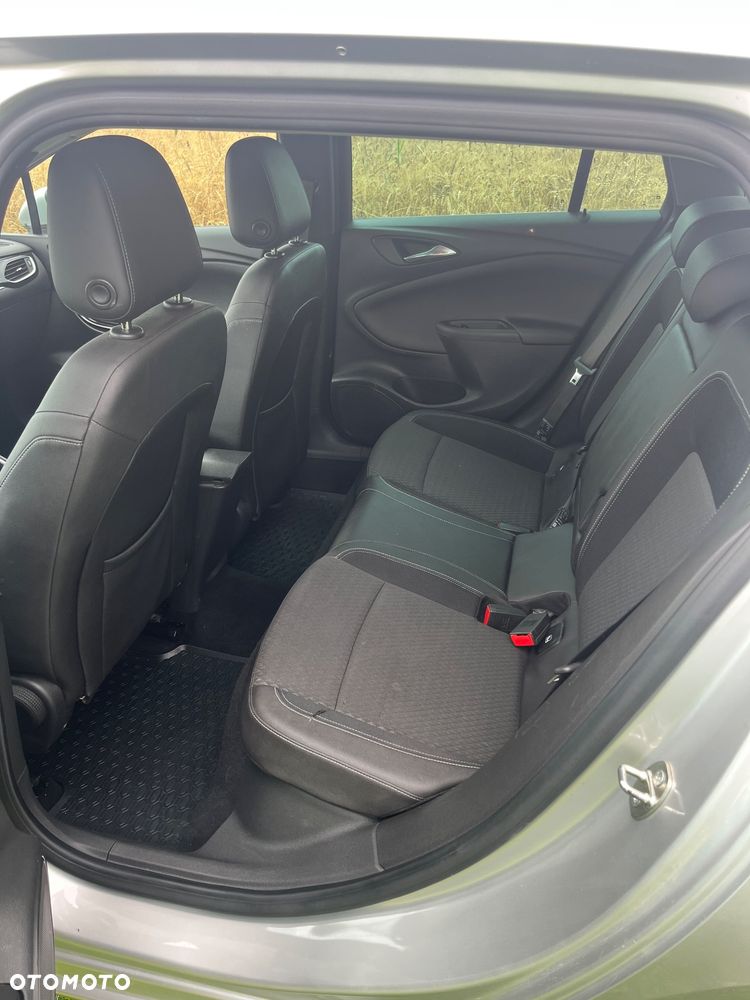 Opel Astra 1.6 CDTI Sport - 11