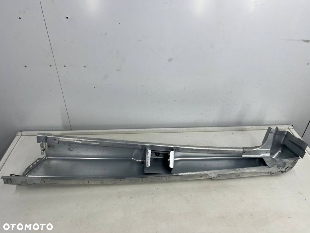 Poszycie Iveco Daily 4 IV 14r.- lewy tylny górny słupek ĆWIARTKA wysokość H2 NOWY ORYGINALNY - 9