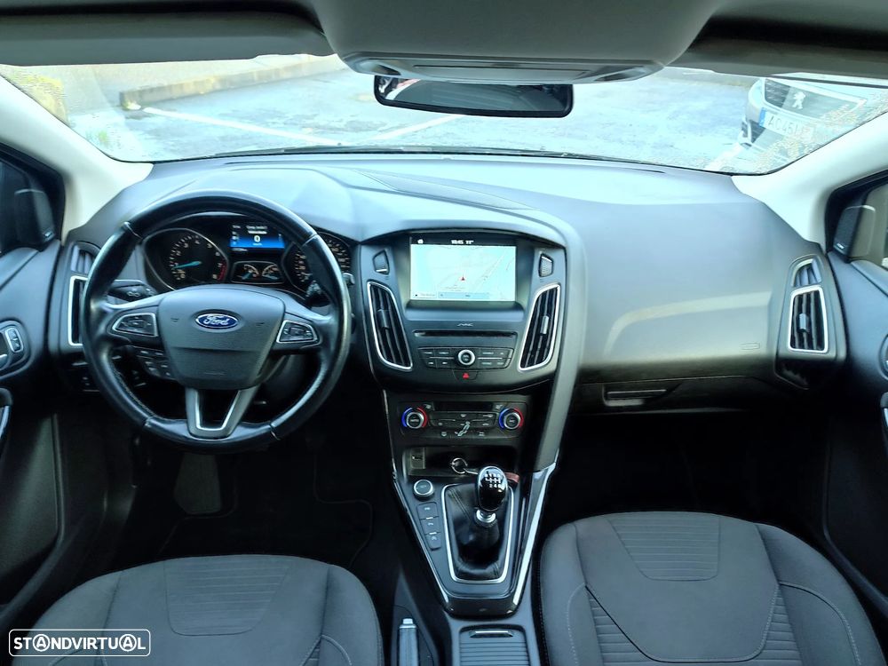 Ford Focus SW 1.0 EcoBoost Titanium - 11
