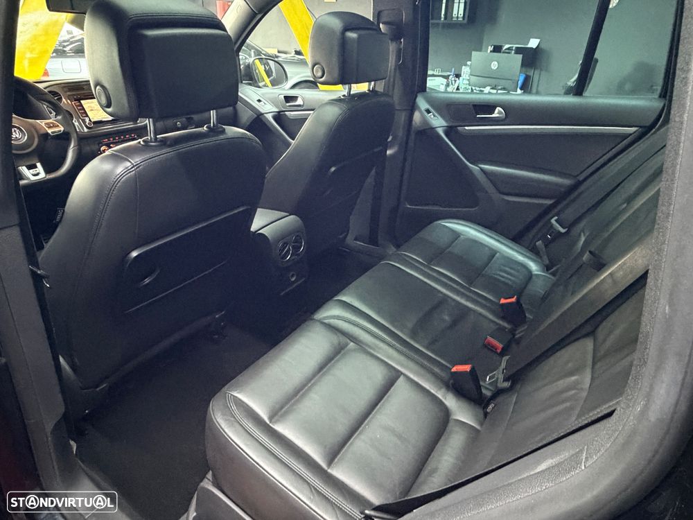 VW Tiguan 2.0 TDI DPF BlueMotion Exclusive - 28