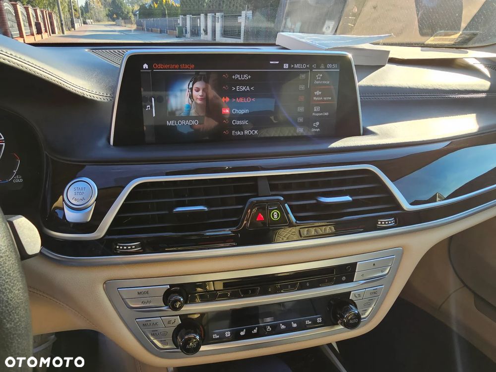 BMW Seria 7 730d mHEV - 27