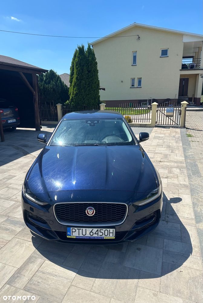 Jaguar XE - 9
