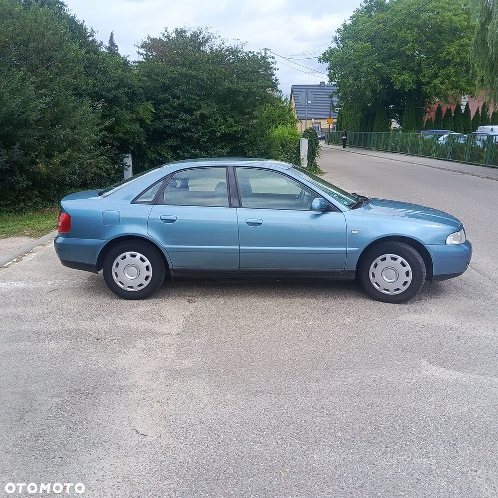 Audi A4 Limousine 1.8 - 4